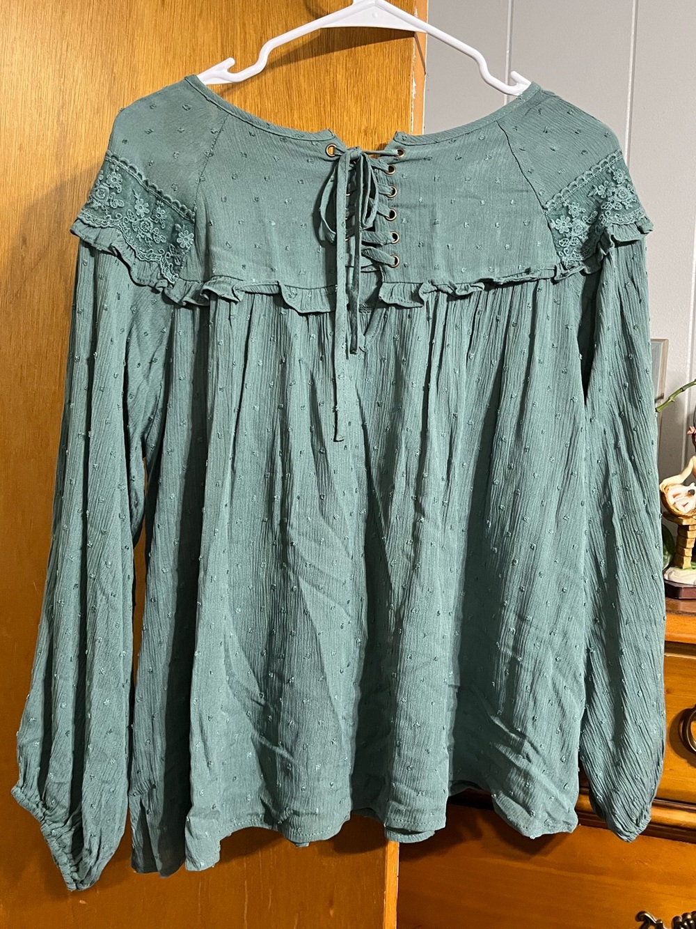 NWT Easel Green Floral Embroidered Lace-up Peasant Blouse Size Small - Picture 11 of 11